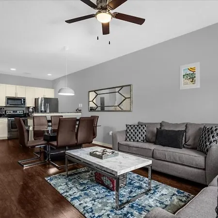 3 Bedrooms - 2 Bathrooms- West Lucaya 8902Sd